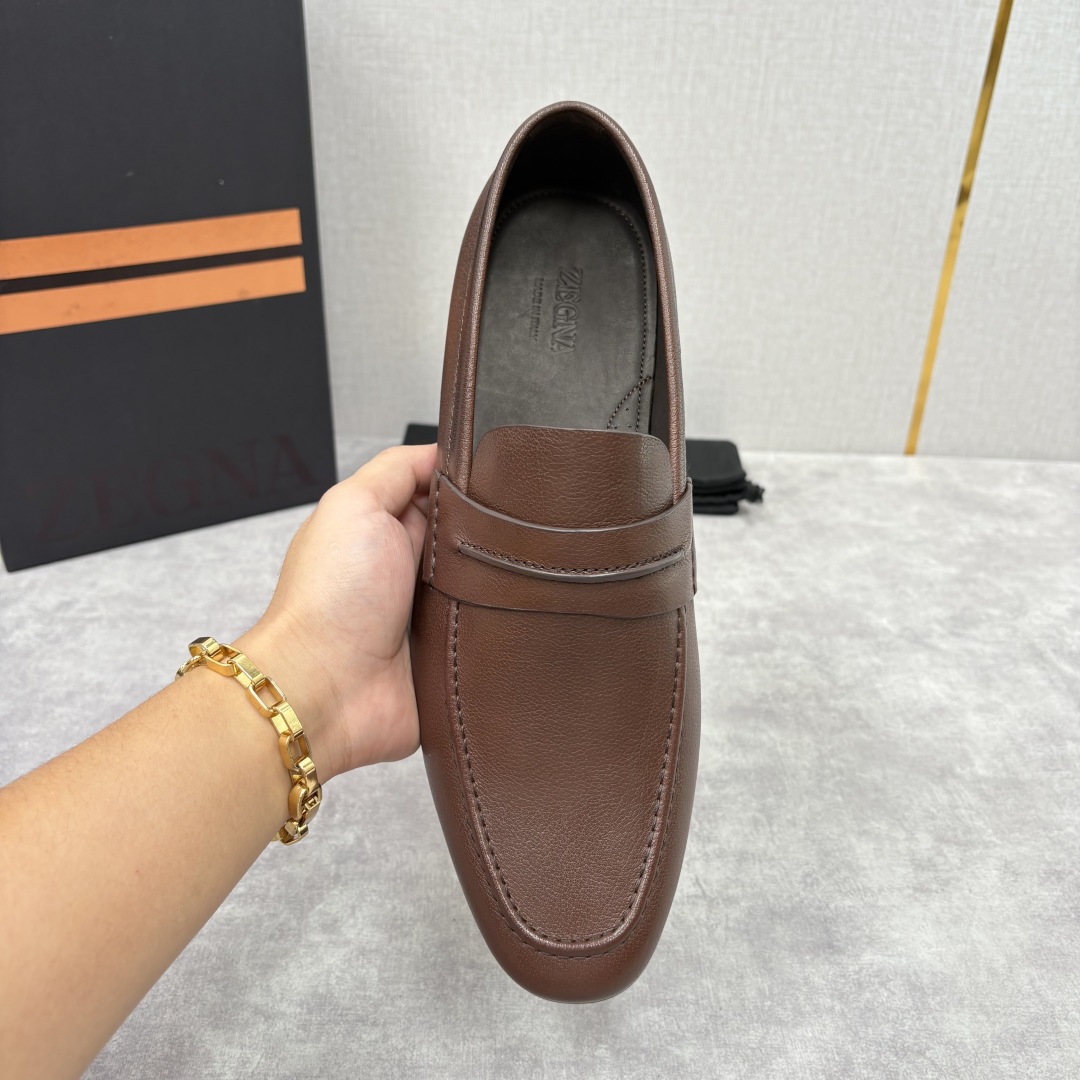 💋💍 Zegn* 杰尼～亚 新款乐福鞋皮鞋 这款 MOCASSIN粒面乐福皮鞋 以小牛面擦色皮/精品磨砂