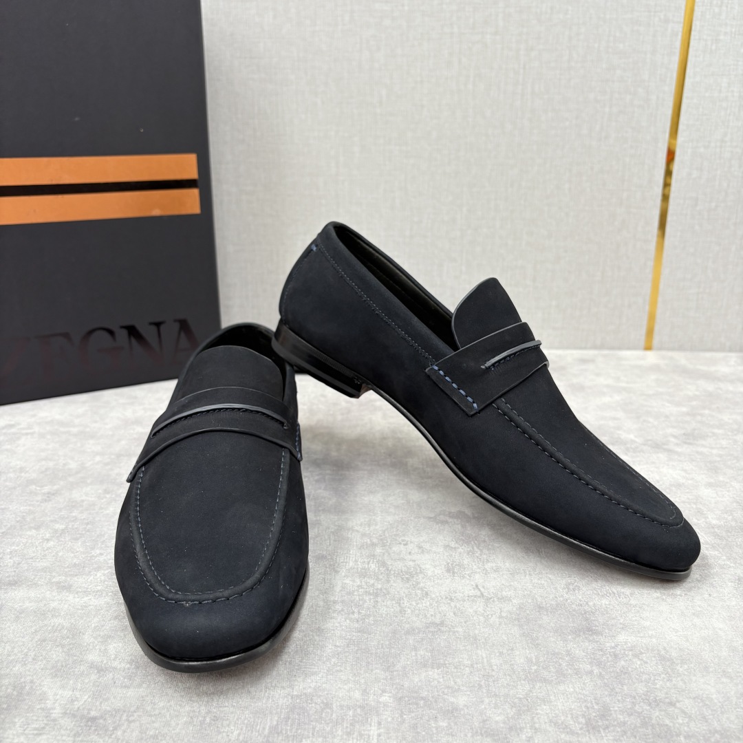💋💍 Zegn* 杰尼～亚 新款乐福鞋皮鞋 这款 MOCASSIN粒面乐福皮鞋 以小牛面擦色皮/精品磨砂