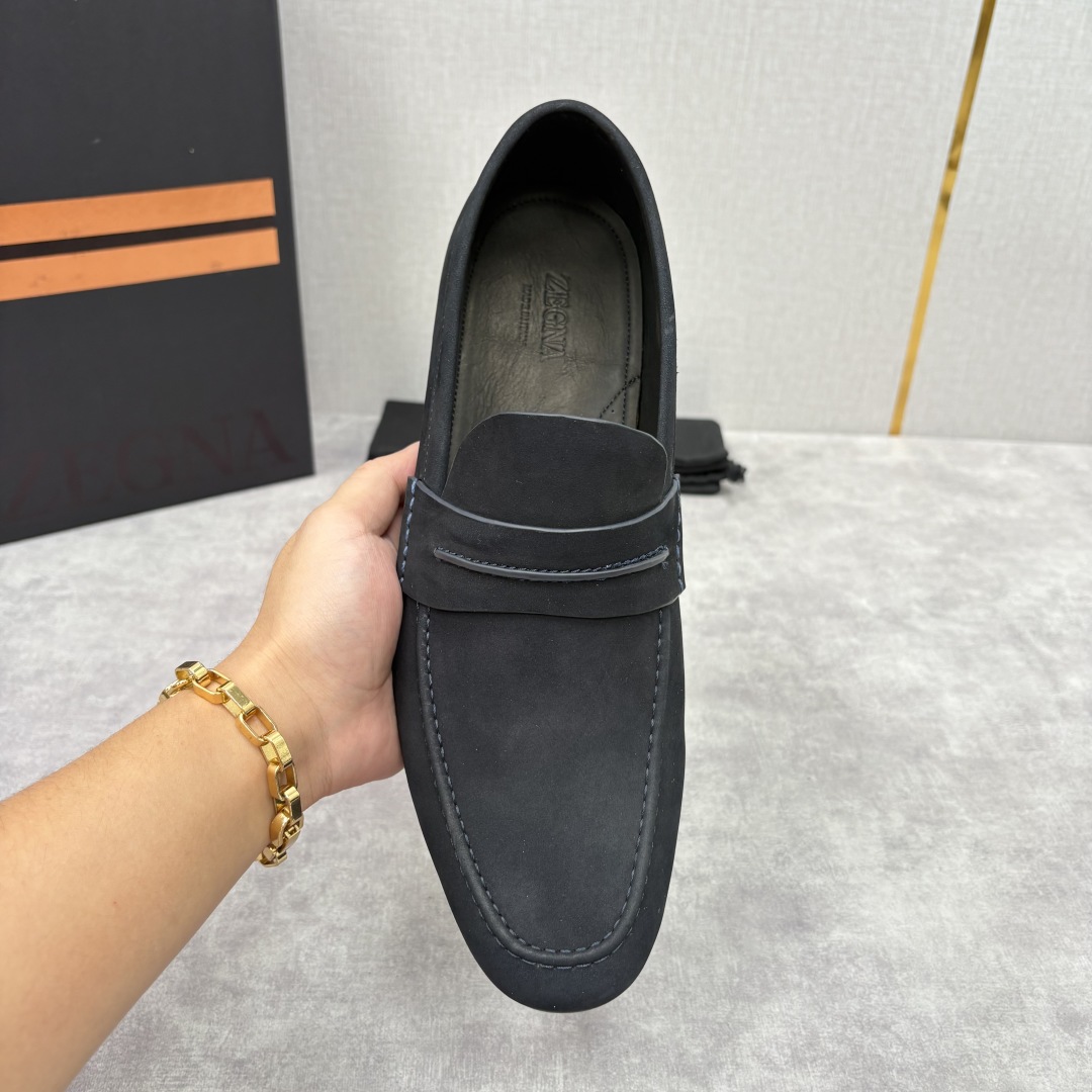 💋💍 Zegn* 杰尼～亚 新款乐福鞋皮鞋 这款 MOCASSIN粒面乐福皮鞋 以小牛面擦色皮/精品磨砂