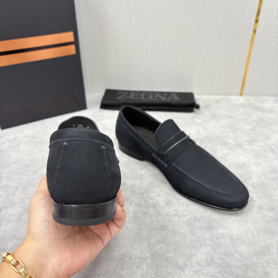 💋💍 Zegn* 杰尼～亚 新款乐福鞋皮鞋 这款 MOCASSIN粒面乐福皮鞋 以小牛面擦色皮/精品磨砂