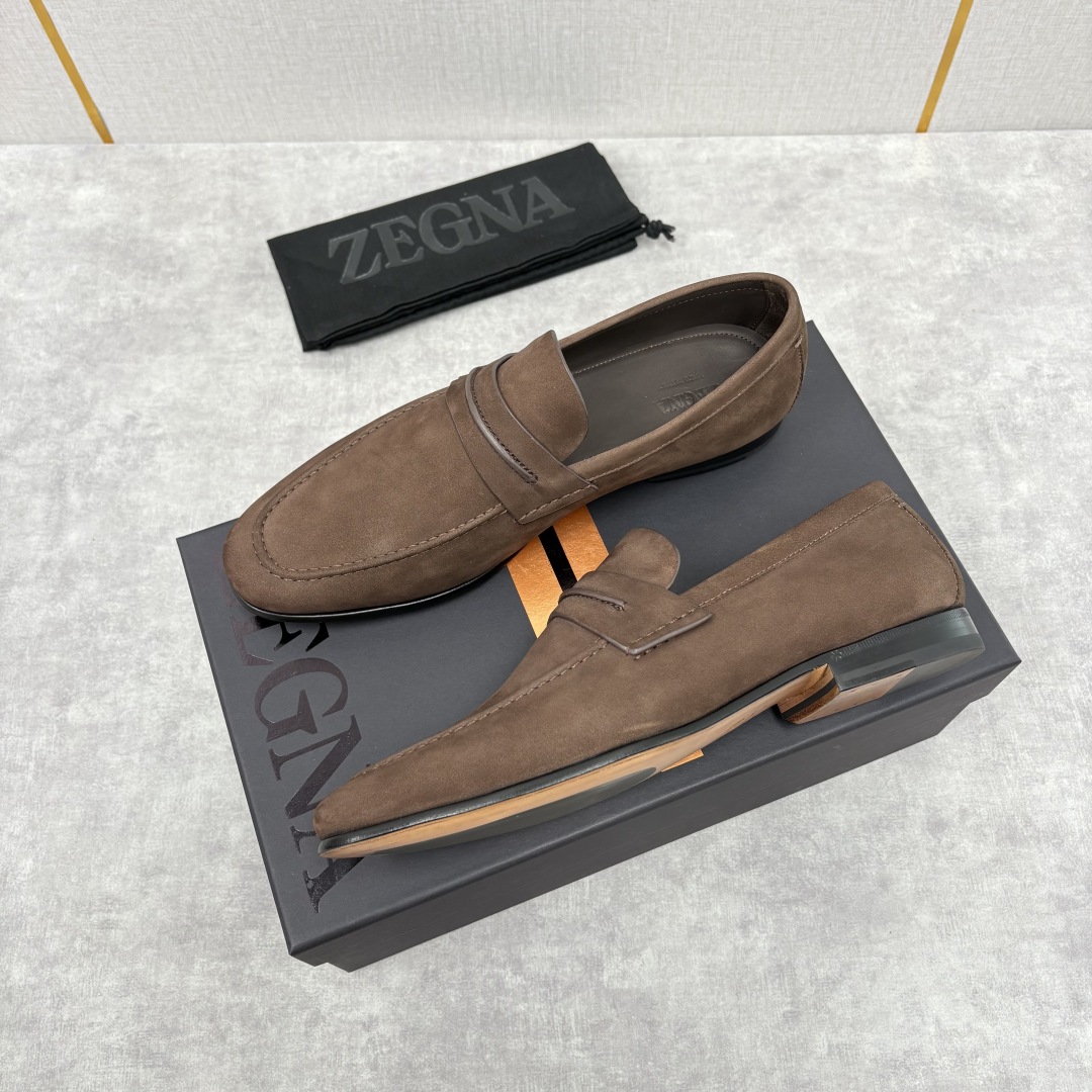 💋💍 Zegn* 杰尼～亚 新款乐福鞋皮鞋 这款 MOCASSIN粒面乐福皮鞋 以小牛面擦色皮/精品磨砂