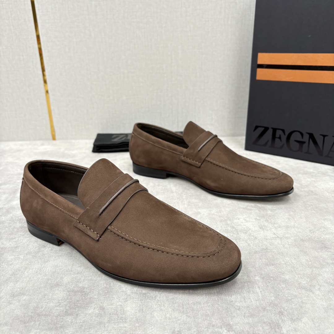 💋💍 Zegn* 杰尼～亚 新款乐福鞋皮鞋 这款 MOCASSIN粒面乐福皮鞋 以小牛面擦色皮/精品磨砂
