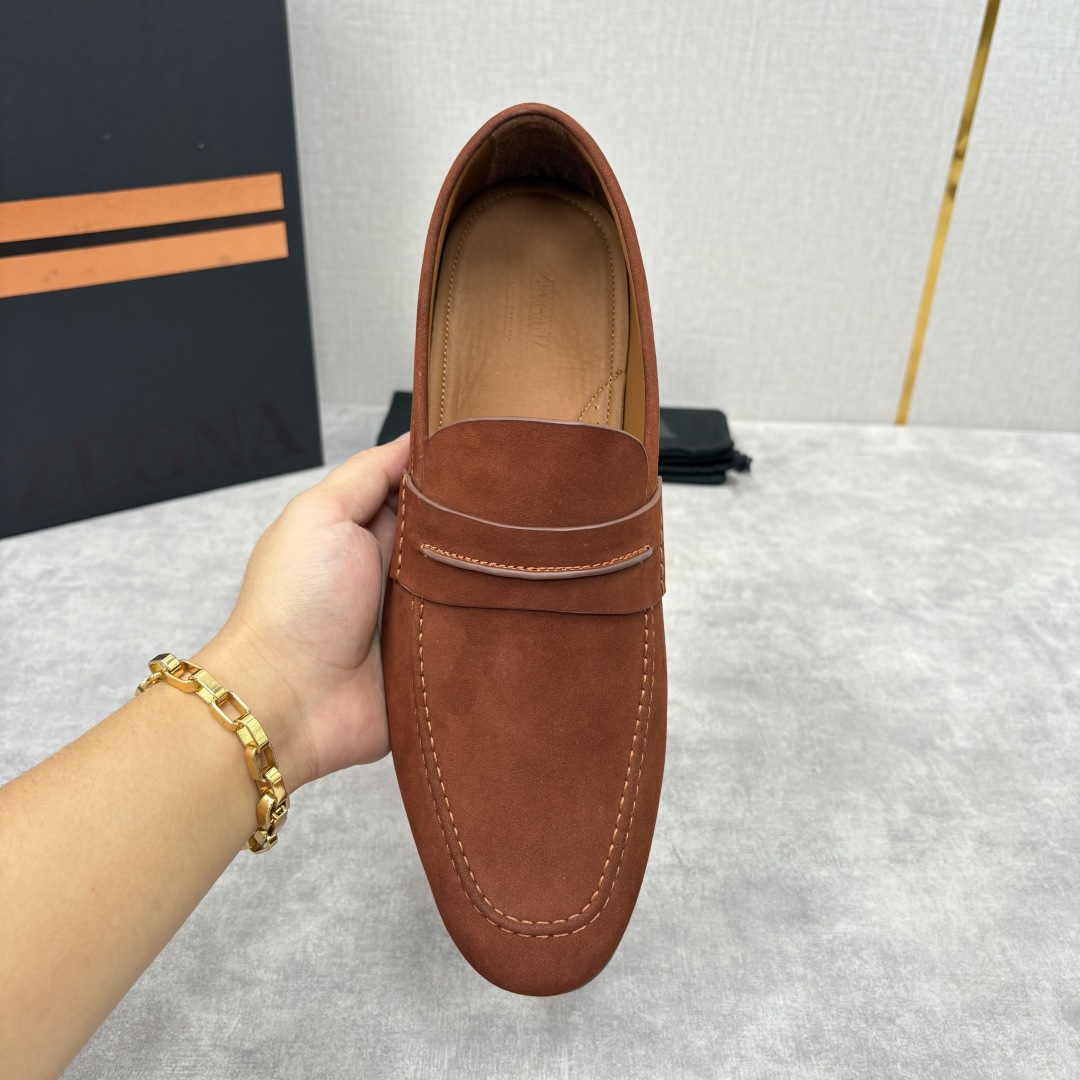 💋💍 Zegn* 杰尼～亚 新款乐福鞋皮鞋 这款 MOCASSIN粒面乐福皮鞋 以小牛面擦色皮/精品磨砂