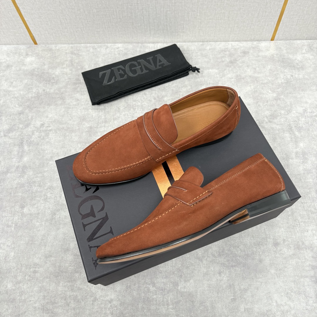 💋💍 Zegn* 杰尼～亚 新款乐福鞋皮鞋 这款 MOCASSIN粒面乐福皮鞋 以小牛面擦色皮/精品磨砂