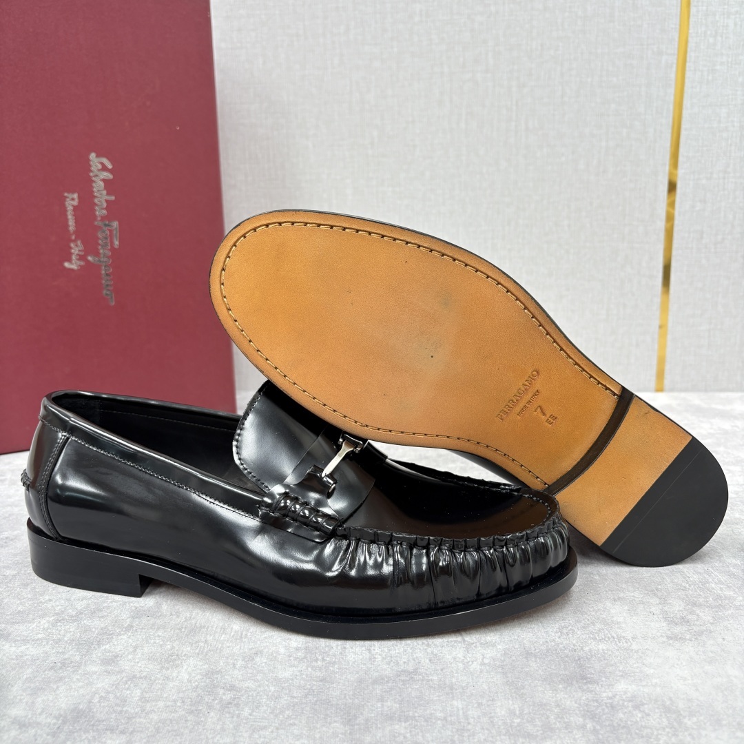 💋💍SF家新品 Ferraga* 菲拉-格慕 Tramezza 男士乐福鞋皮鞋! 一脚蹬便鞋。这款
