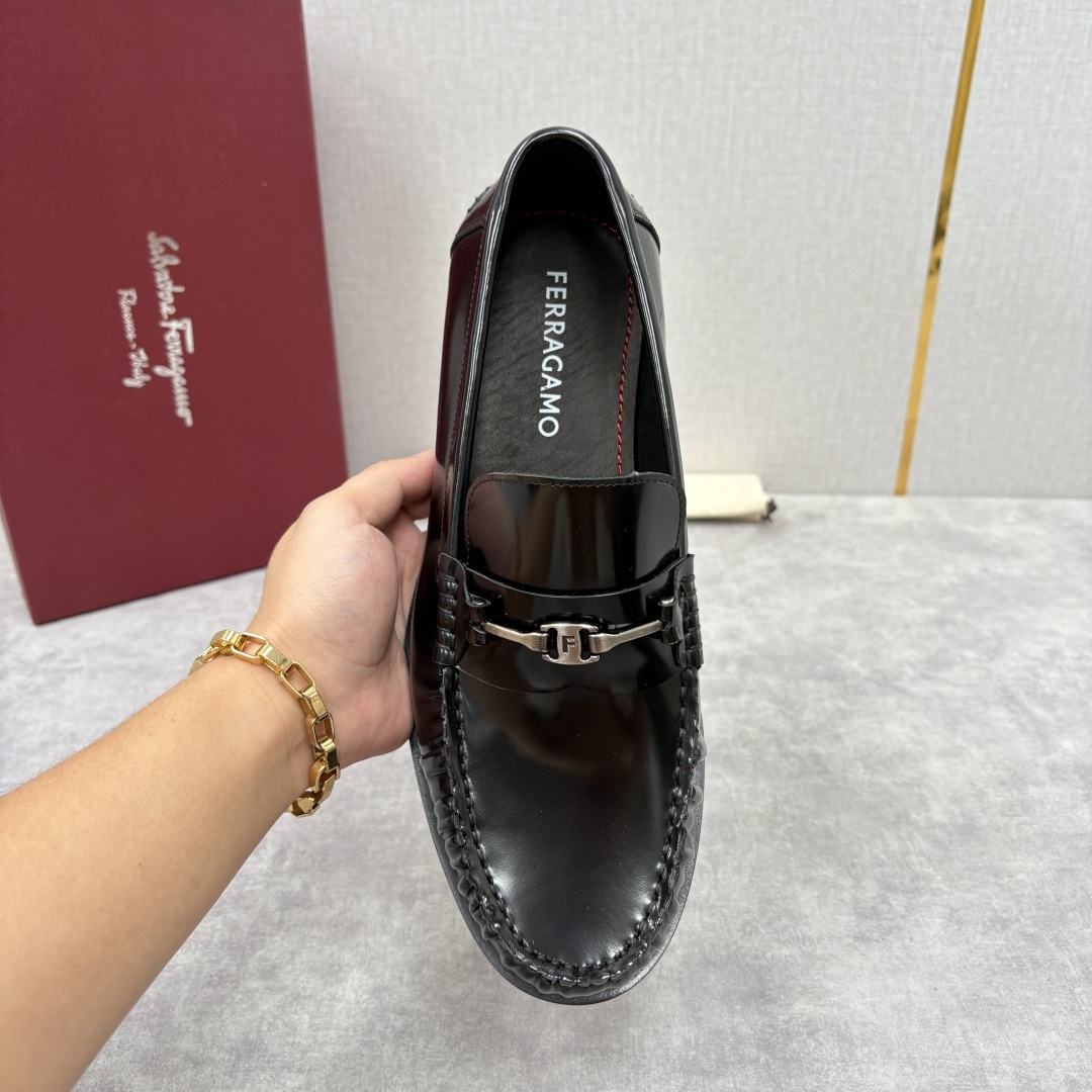 💋💍SF家新品 Ferraga* 菲拉-格慕 Tramezza 男士乐福鞋皮鞋! 一脚蹬便鞋。这款