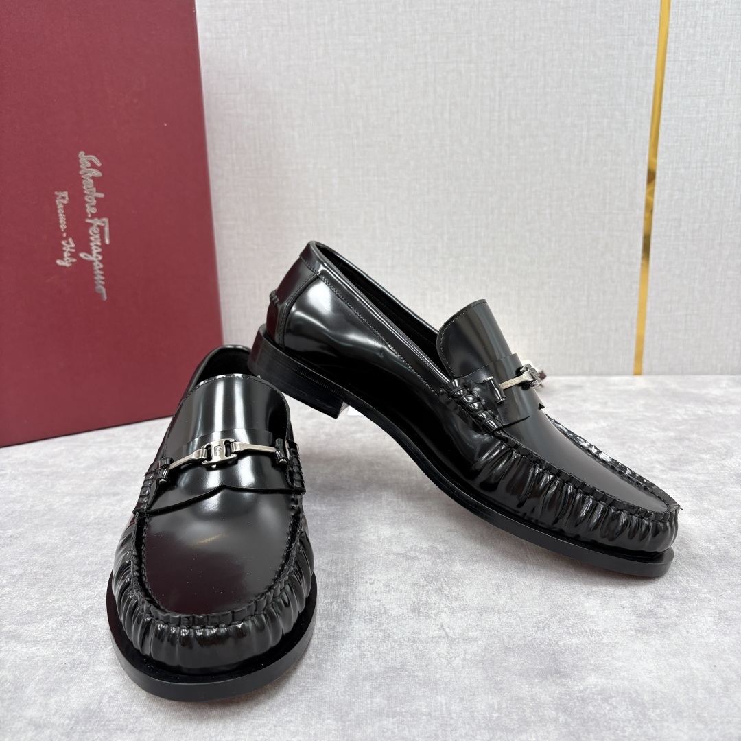 💋💍SF家新品 Ferraga* 菲拉-格慕 Tramezza 男士乐福鞋皮鞋! 一脚蹬便鞋。这款