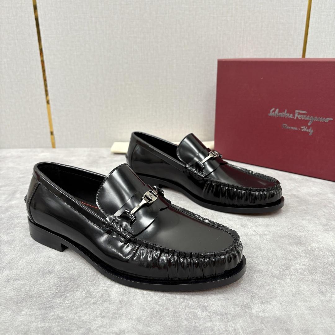 💋💍SF家新品 Ferraga* 菲拉-格慕 Tramezza 男士乐福鞋皮鞋! 一脚蹬便鞋。这款
