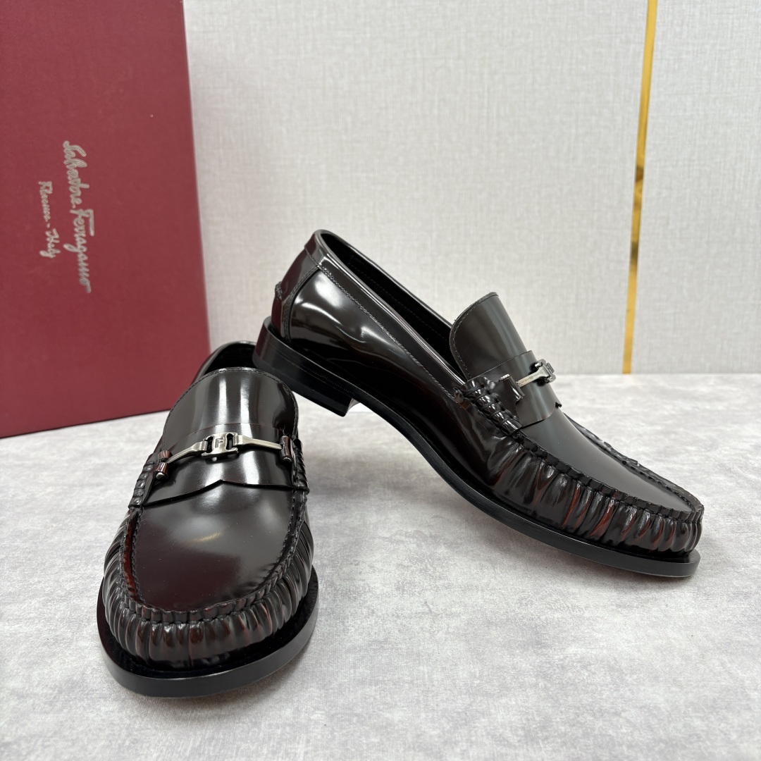 💋💍SF家新品 Ferraga* 菲拉-格慕 Tramezza 男士乐福鞋皮鞋! 一脚蹬便鞋。这款