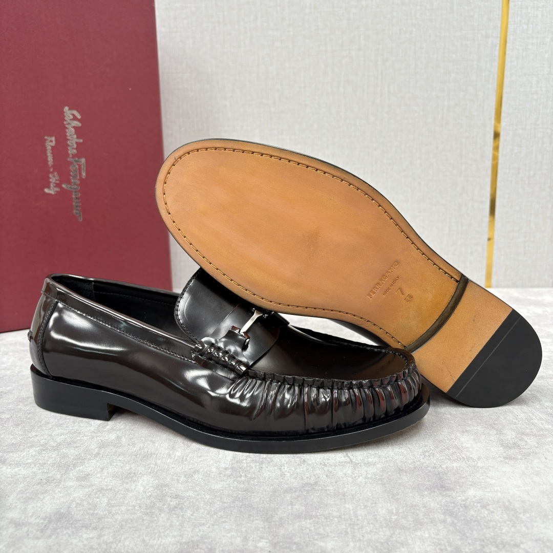 💋💍SF家新品 Ferraga* 菲拉-格慕 Tramezza 男士乐福鞋皮鞋! 一脚蹬便鞋。这款