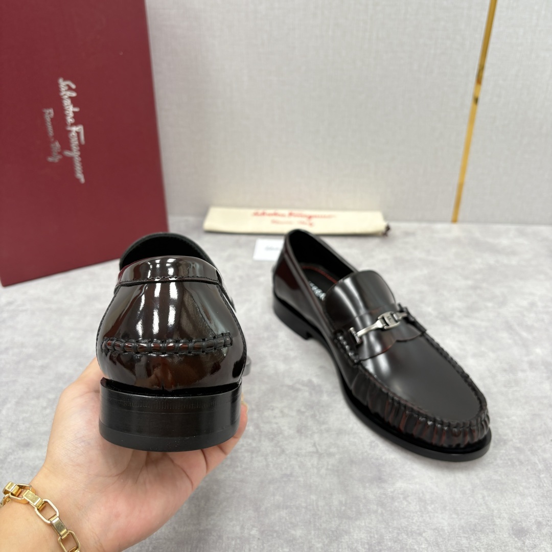 💋💍SF家新品 Ferraga* 菲拉-格慕 Tramezza 男士乐福鞋皮鞋! 一脚蹬便鞋。这款