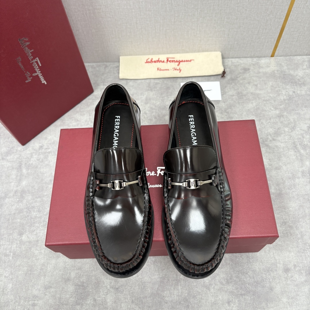 💋💍SF家新品 Ferraga* 菲拉-格慕 Tramezza 男士乐福鞋皮鞋! 一脚蹬便鞋。这款