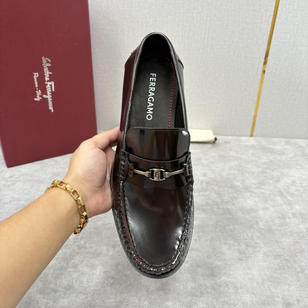 💋💍SF家新品 Ferraga* 菲拉-格慕 Tramezza 男士乐福鞋皮鞋! 一脚蹬便鞋。这款