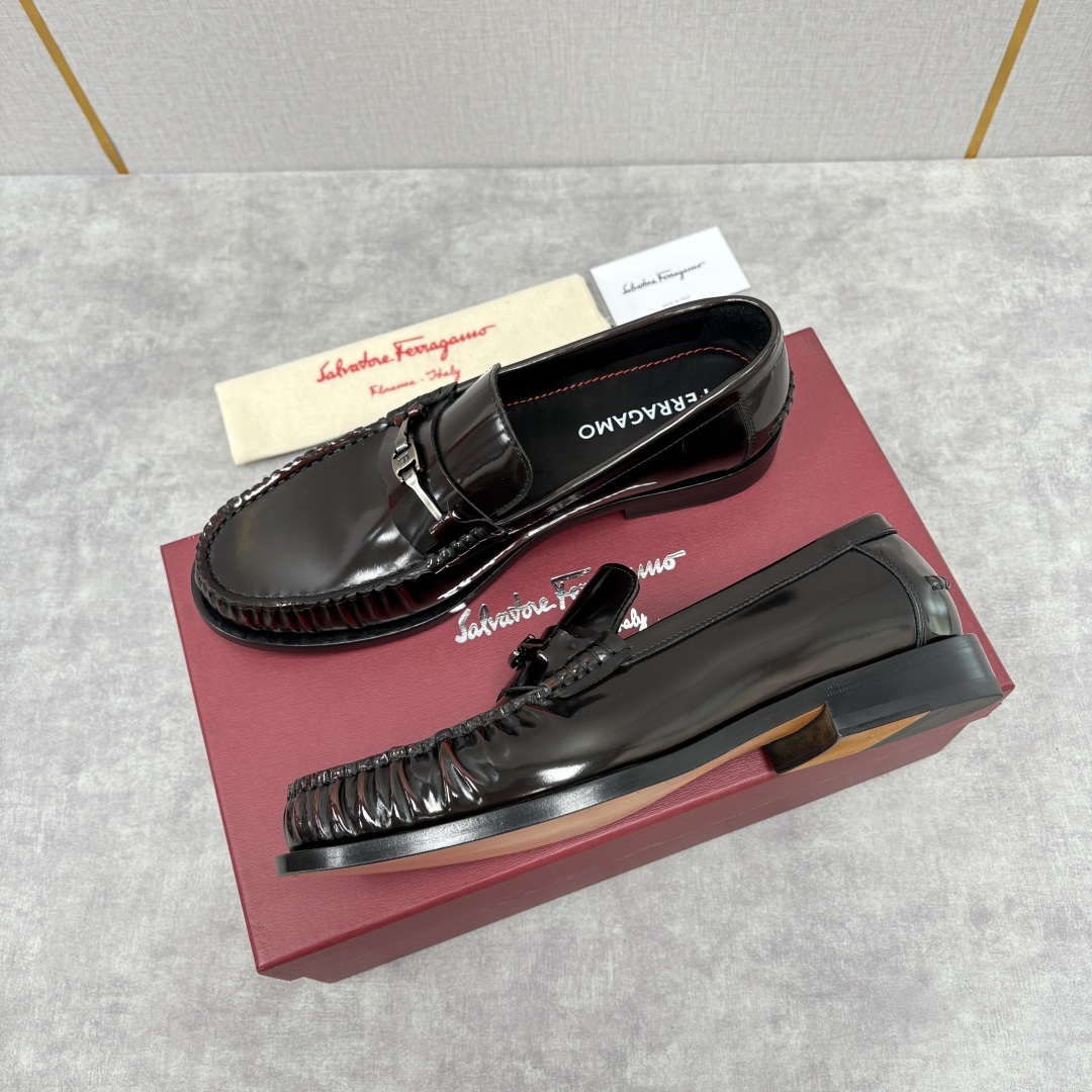 💋💍SF家新品 Ferraga* 菲拉-格慕 Tramezza 男士乐福鞋皮鞋! 一脚蹬便鞋。这款