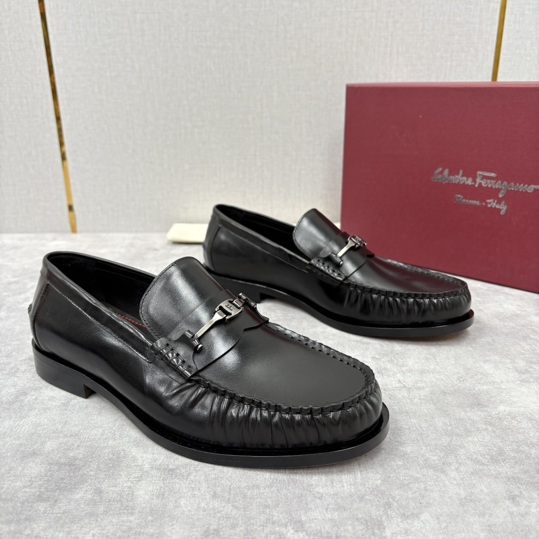 💋💍SF家新品 Ferraga* 菲拉-格慕 Tramezza 男士乐福鞋皮鞋! 一脚蹬便鞋。这款