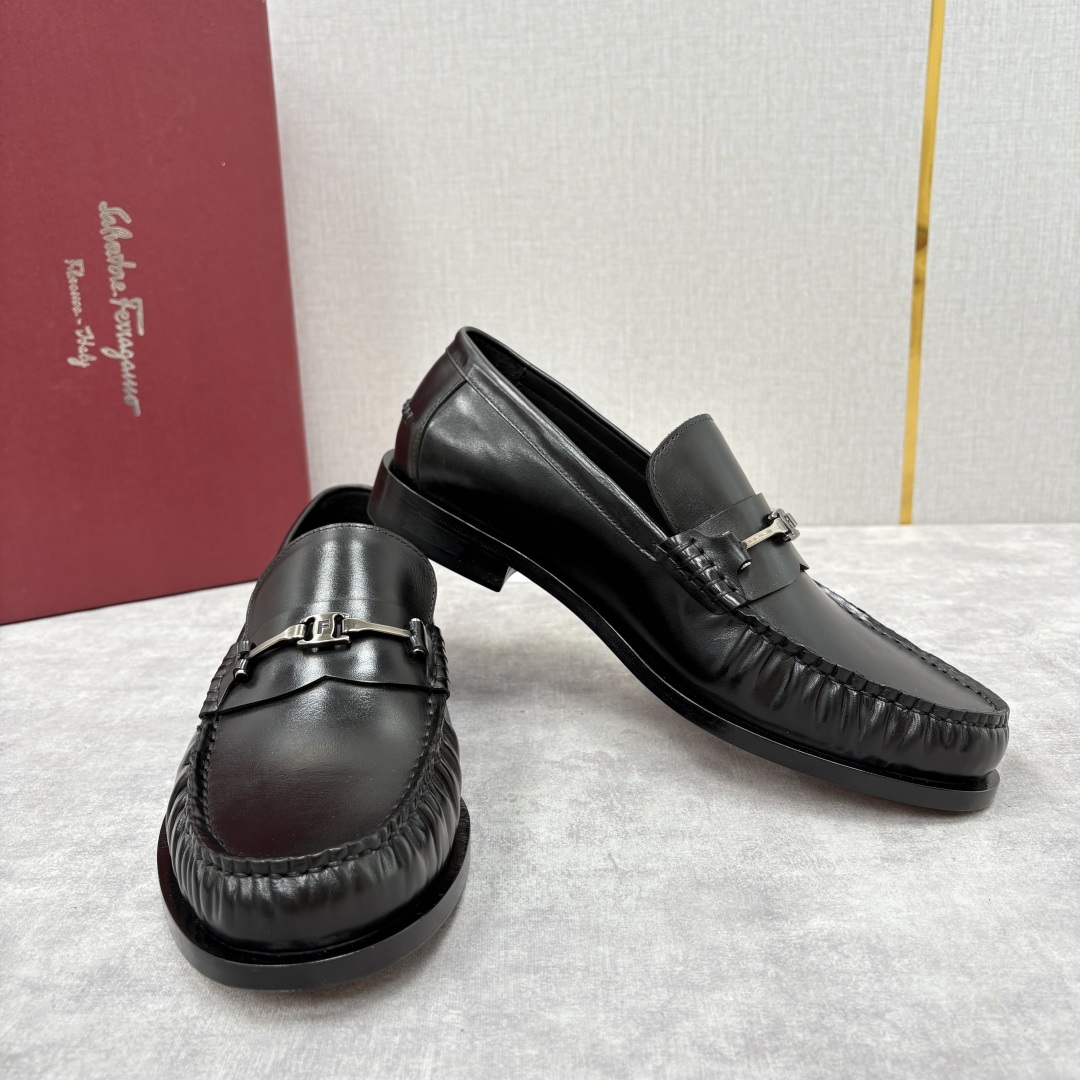 💋💍SF家新品 Ferraga* 菲拉-格慕 Tramezza 男士乐福鞋皮鞋! 一脚蹬便鞋。这款