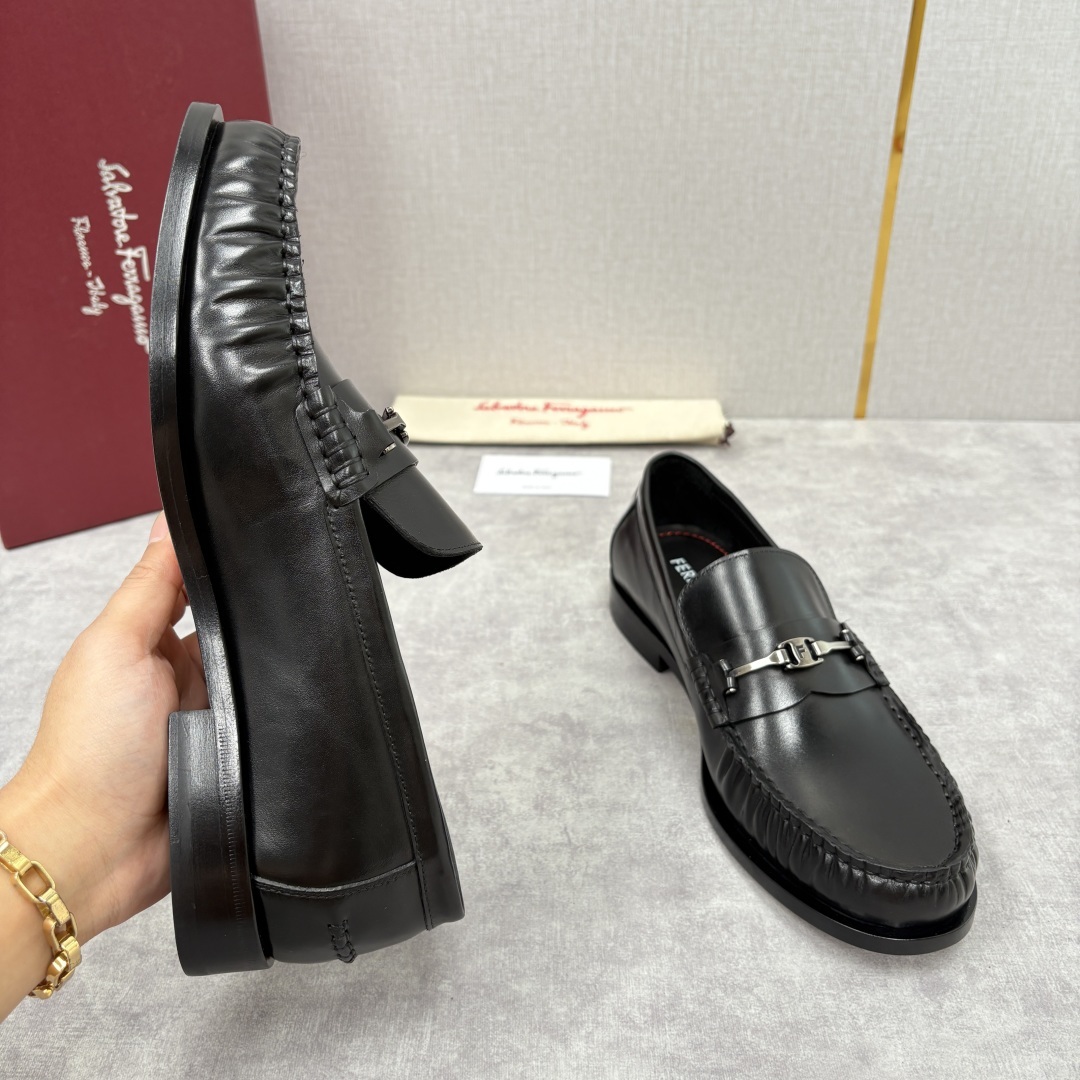 💋💍SF家新品 Ferraga* 菲拉-格慕 Tramezza 男士乐福鞋皮鞋! 一脚蹬便鞋。这款