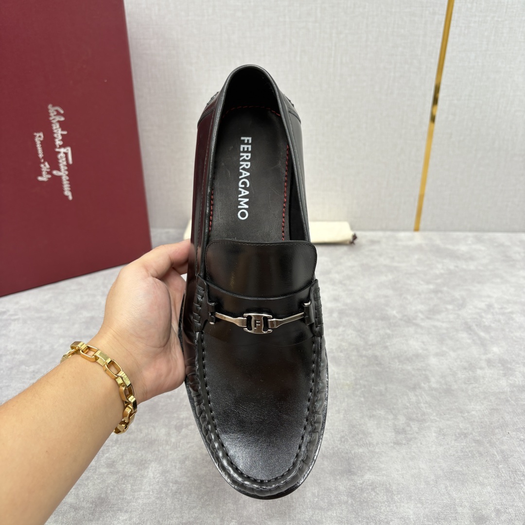 💋💍SF家新品 Ferraga* 菲拉-格慕 Tramezza 男士乐福鞋皮鞋! 一脚蹬便鞋。这款