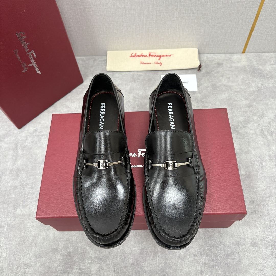 💋💍SF家新品 Ferraga* 菲拉-格慕 Tramezza 男士乐福鞋皮鞋! 一脚蹬便鞋。这款