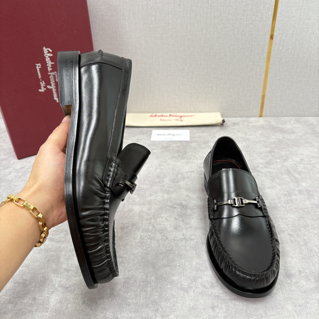 💋💍SF家新品 Ferraga* 菲拉-格慕 Tramezza 男士乐福鞋皮鞋! 一脚蹬便鞋。这款