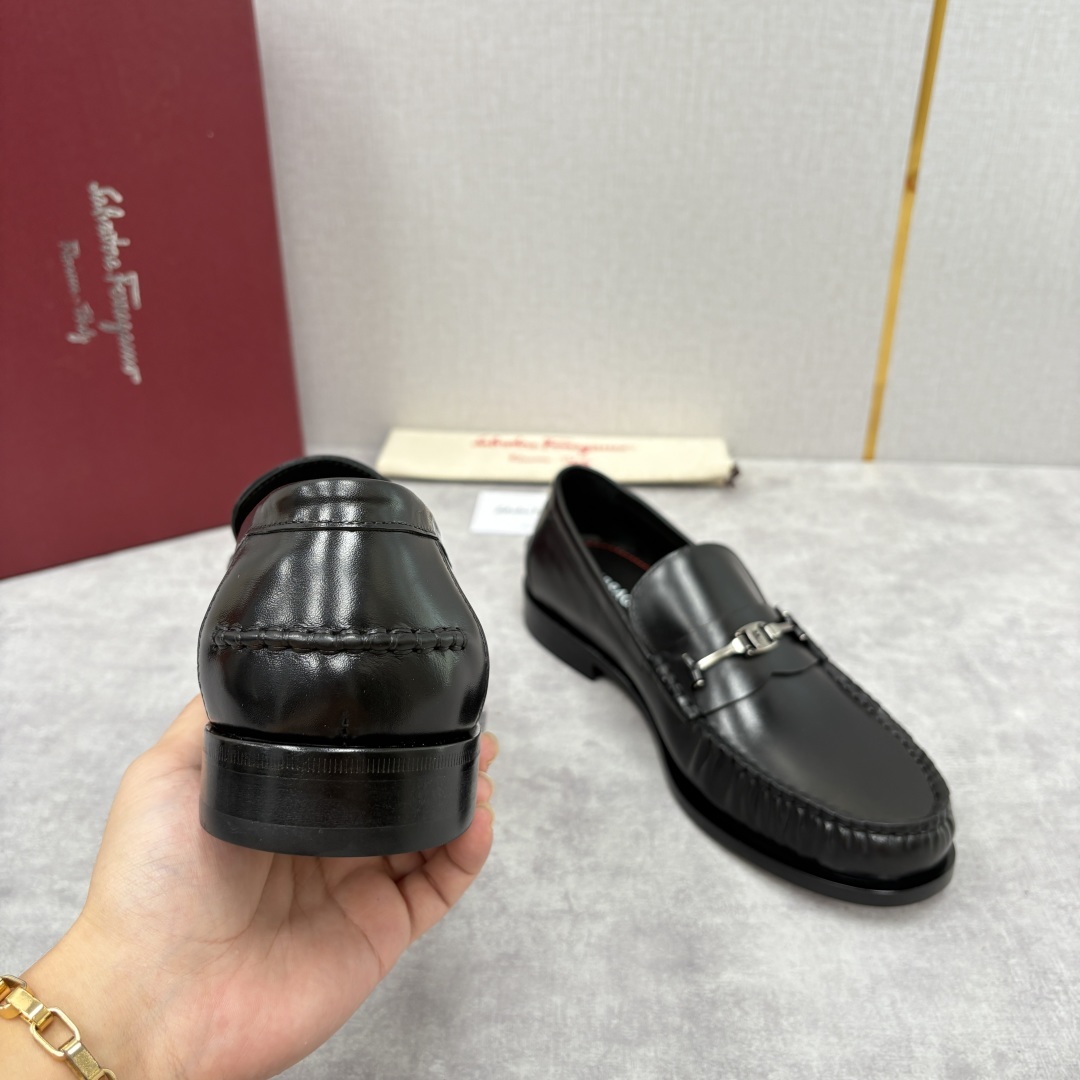 💋💍SF家新品 Ferraga* 菲拉-格慕 Tramezza 男士乐福鞋皮鞋! 一脚蹬便鞋。这款