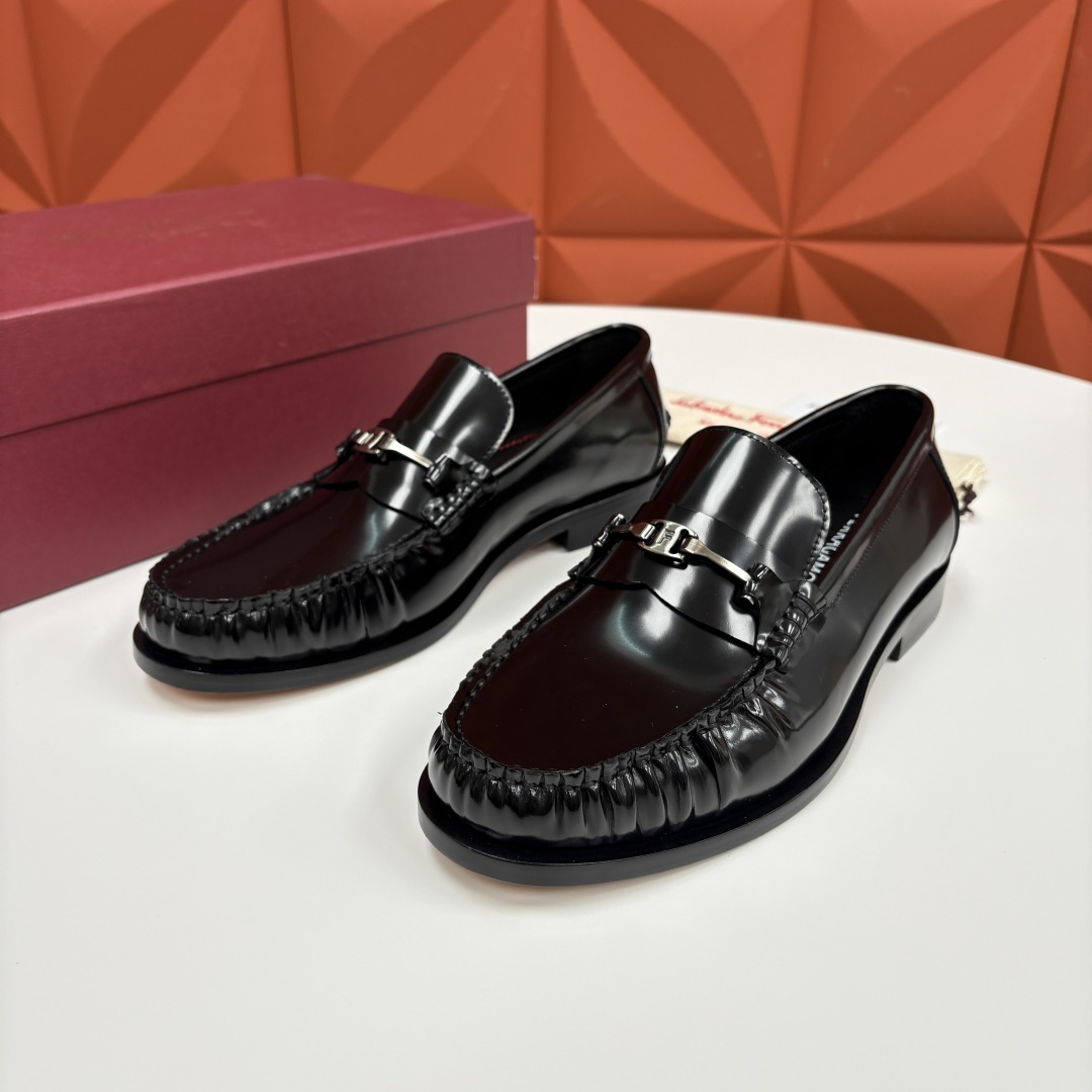 💋💍SF家新品 Ferraga* 菲拉-格慕 Tramezza 男士乐福鞋皮鞋! 一脚蹬便鞋。这款