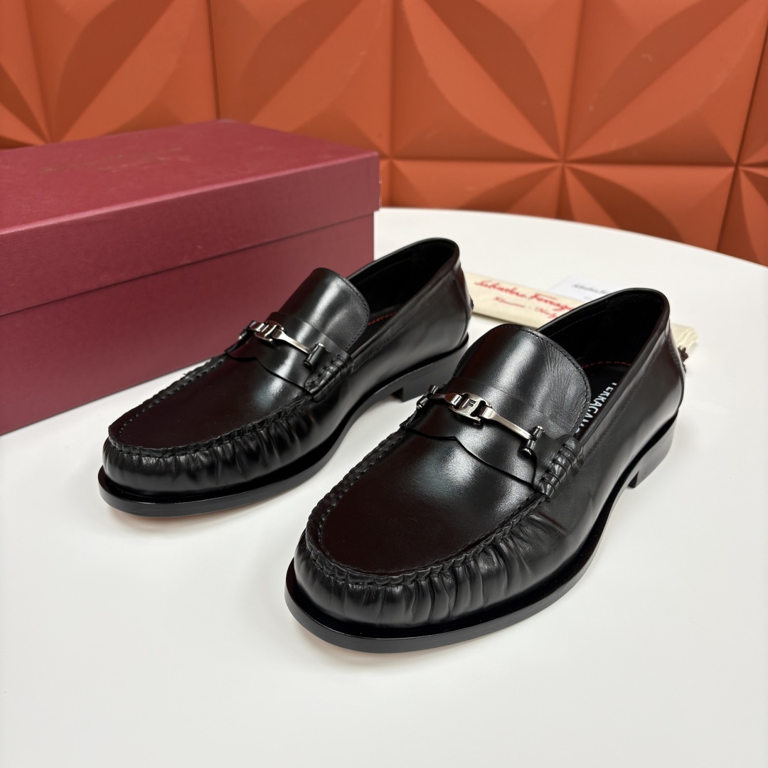 💋💍SF家新品 Ferraga* 菲拉-格慕 Tramezza 男士乐福鞋皮鞋! 一脚蹬便鞋。这款