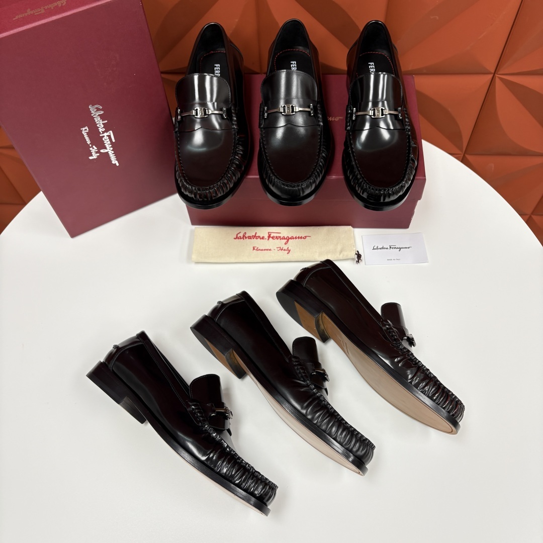 💋💍SF家新品 Ferraga* 菲拉-格慕 Tramezza 男士乐福鞋皮鞋! 一脚蹬便鞋。这款