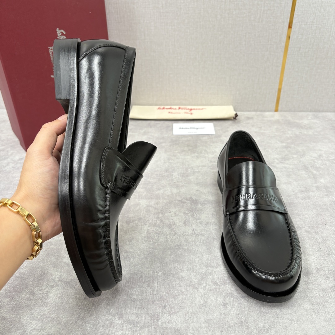 💋💍SF家新品 Ferraga* 菲拉-格慕 Tramezza 男士乐福鞋皮鞋! 一脚蹬便鞋。这款