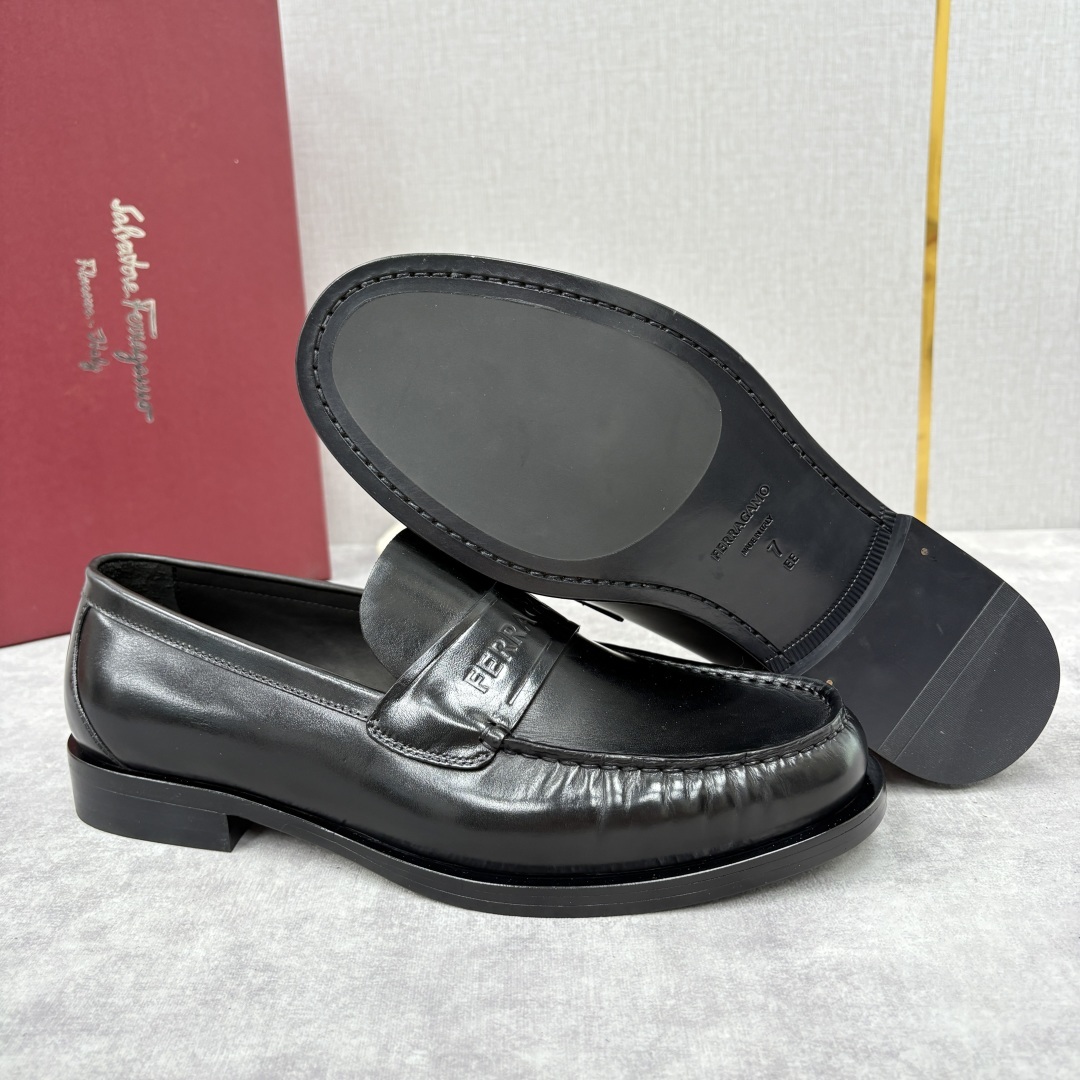 💋💍SF家新品 Ferraga* 菲拉-格慕 Tramezza 男士乐福鞋皮鞋! 一脚蹬便鞋。这款