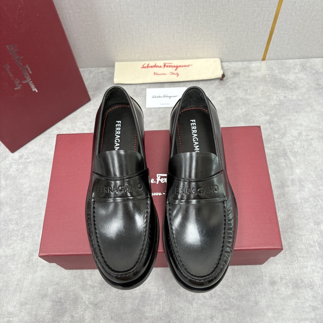 💋💍SF家新品 Ferraga* 菲拉-格慕 Tramezza 男士乐福鞋皮鞋! 一脚蹬便鞋。这款