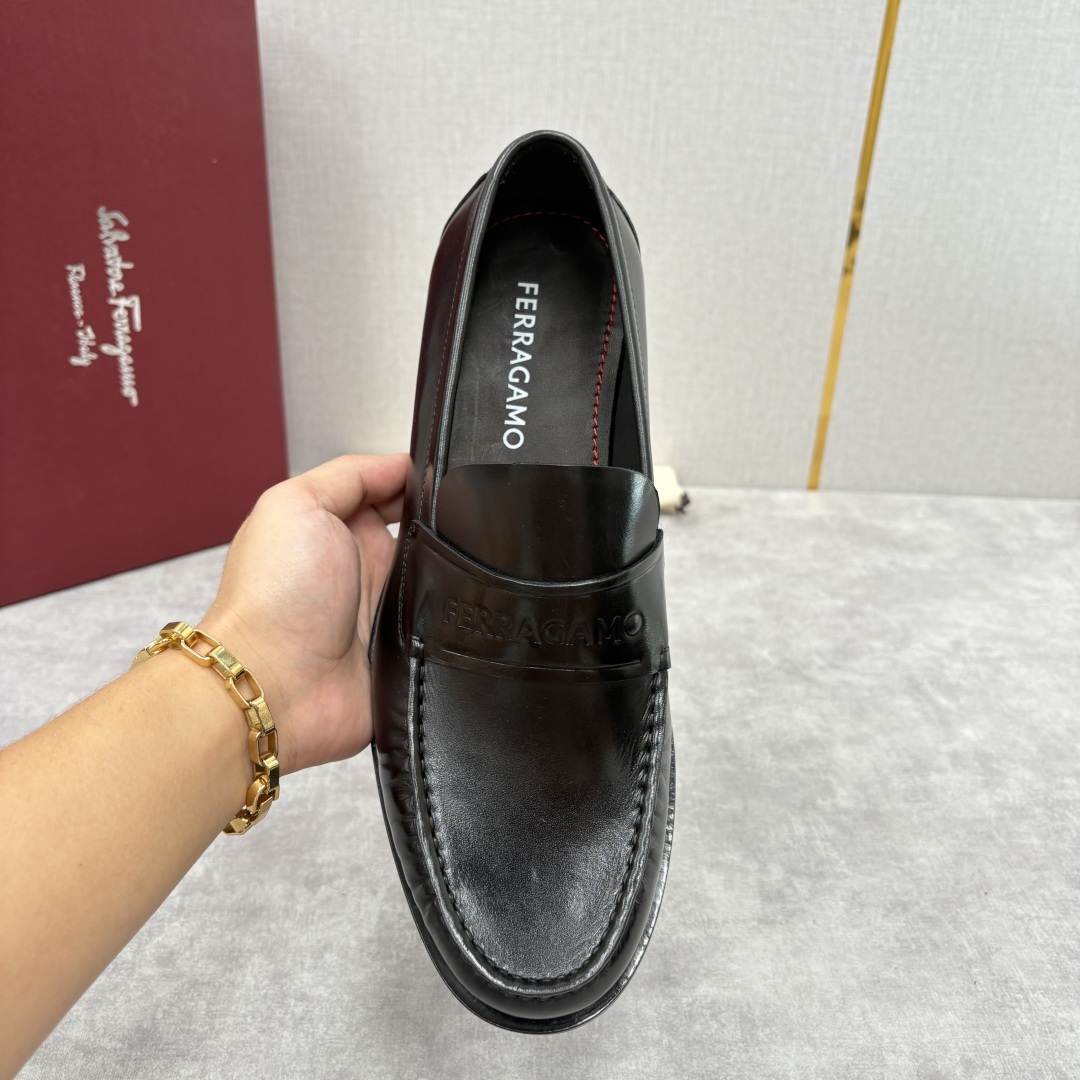 💋💍SF家新品 Ferraga* 菲拉-格慕 Tramezza 男士乐福鞋皮鞋! 一脚蹬便鞋。这款