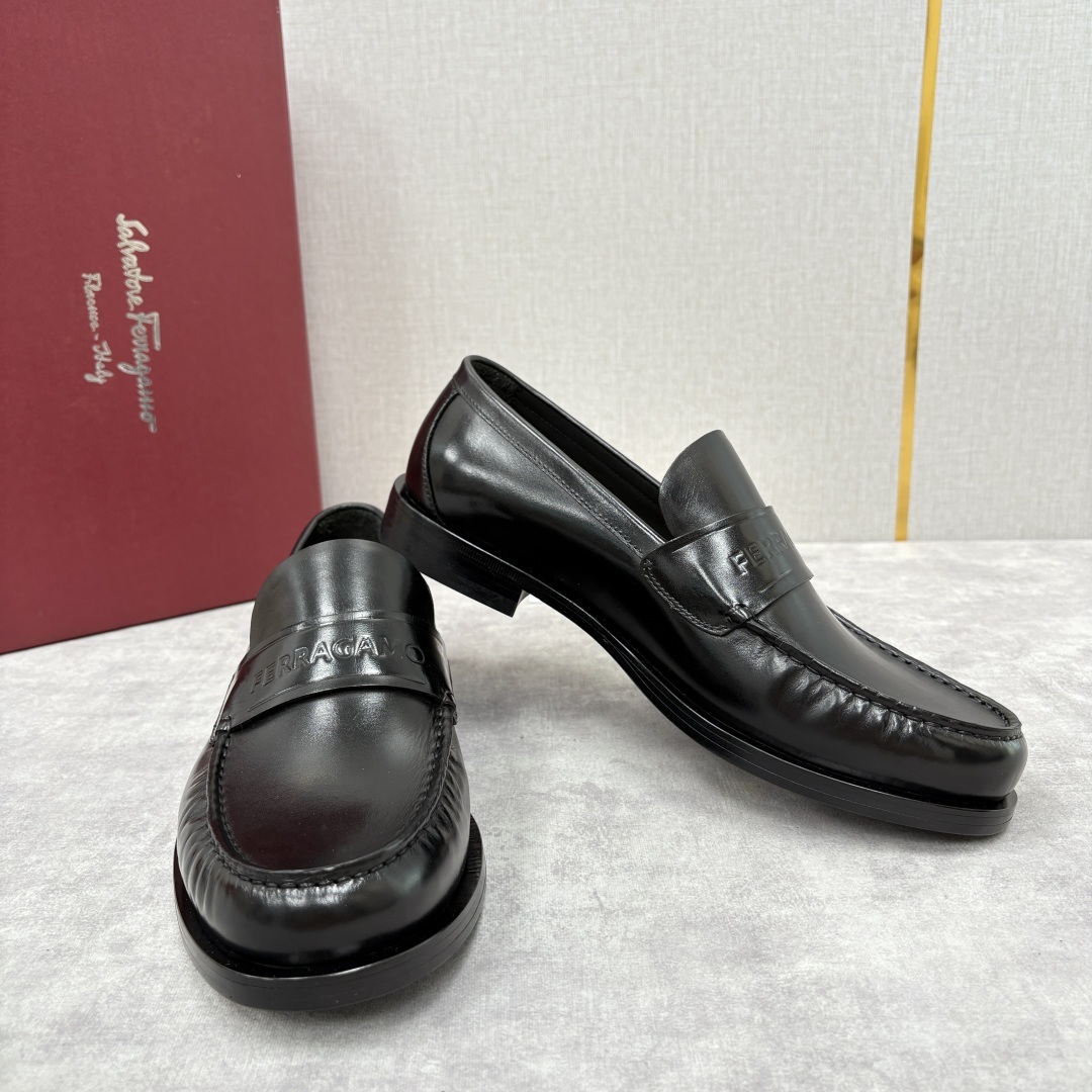 💋💍SF家新品 Ferraga* 菲拉-格慕 Tramezza 男士乐福鞋皮鞋! 一脚蹬便鞋。这款