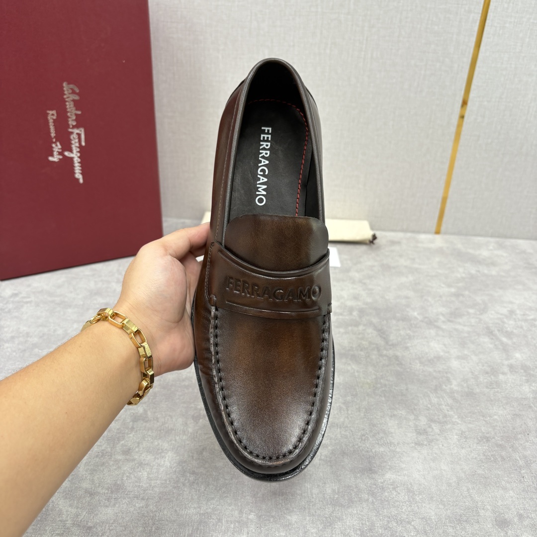 💋💍SF家新品 Ferraga* 菲拉-格慕 Tramezza 男士乐福鞋皮鞋! 一脚蹬便鞋。这款