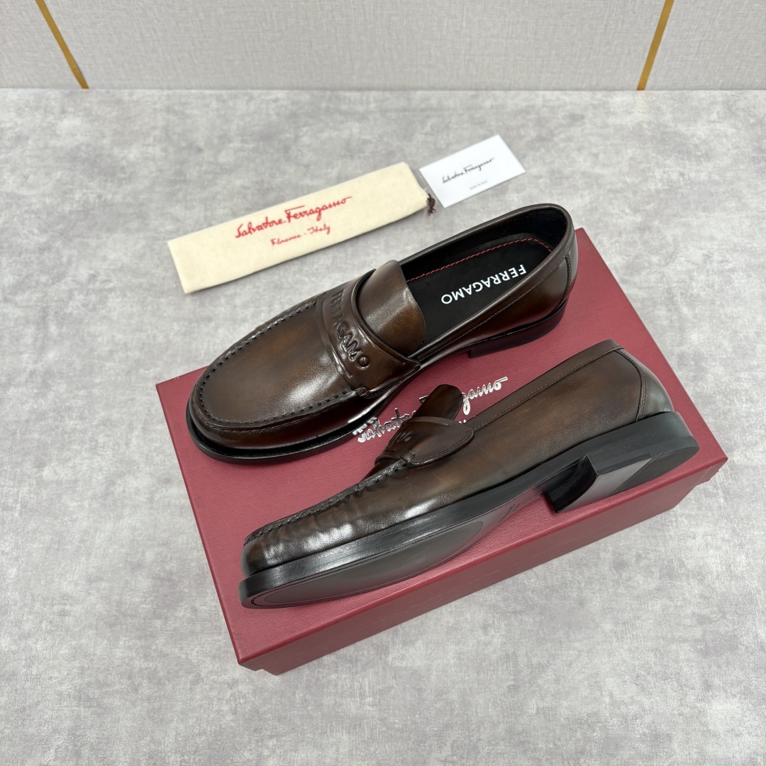 💋💍SF家新品 Ferraga* 菲拉-格慕 Tramezza 男士乐福鞋皮鞋! 一脚蹬便鞋。这款
