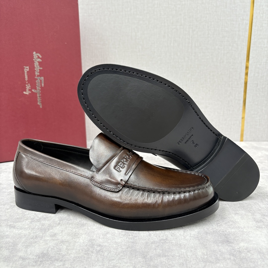 💋💍SF家新品 Ferraga* 菲拉-格慕 Tramezza 男士乐福鞋皮鞋! 一脚蹬便鞋。这款