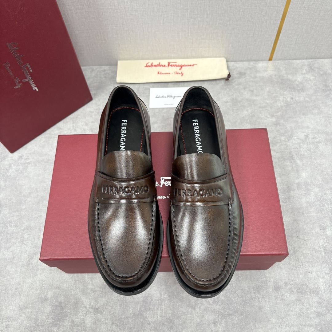 💋💍SF家新品 Ferraga* 菲拉-格慕 Tramezza 男士乐福鞋皮鞋! 一脚蹬便鞋。这款