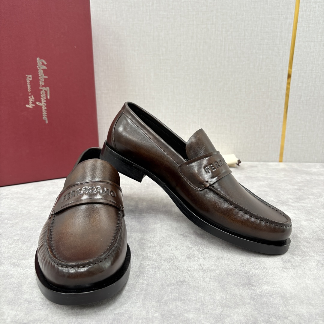 💋💍SF家新品 Ferraga* 菲拉-格慕 Tramezza 男士乐福鞋皮鞋! 一脚蹬便鞋。这款