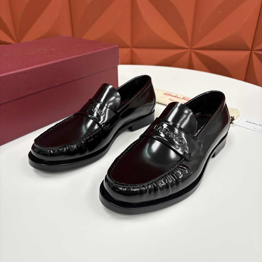 💋💍SF家新品 Ferraga* 菲拉-格慕 Tramezza 男士乐福鞋皮鞋! 一脚蹬便鞋。这款