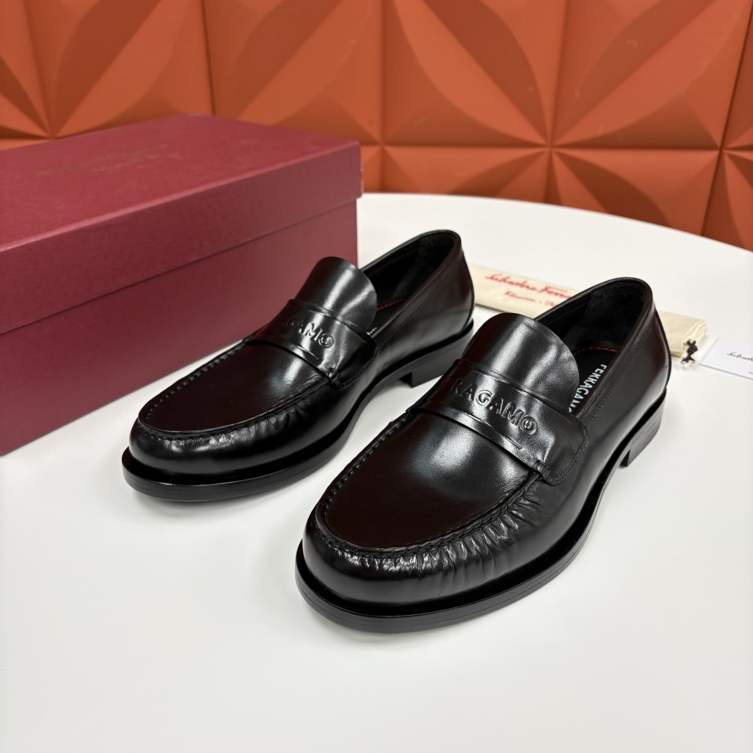 💋💍SF家新品 Ferraga* 菲拉-格慕 Tramezza 男士乐福鞋皮鞋! 一脚蹬便鞋。这款