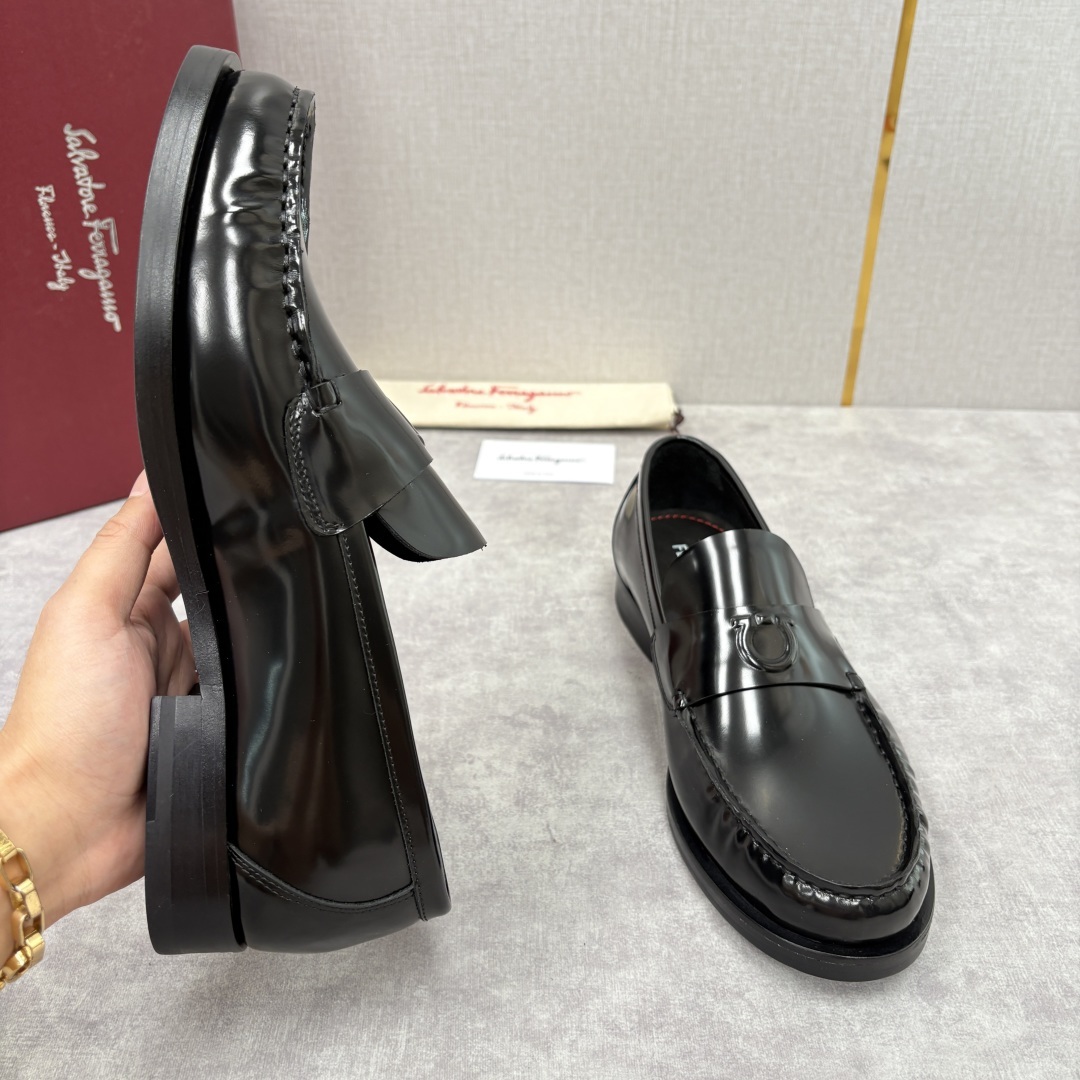 💋💍SF家新品 Ferraga* 菲拉-格慕 Tramezza 男士乐福鞋皮鞋! 一脚蹬便鞋。这款
