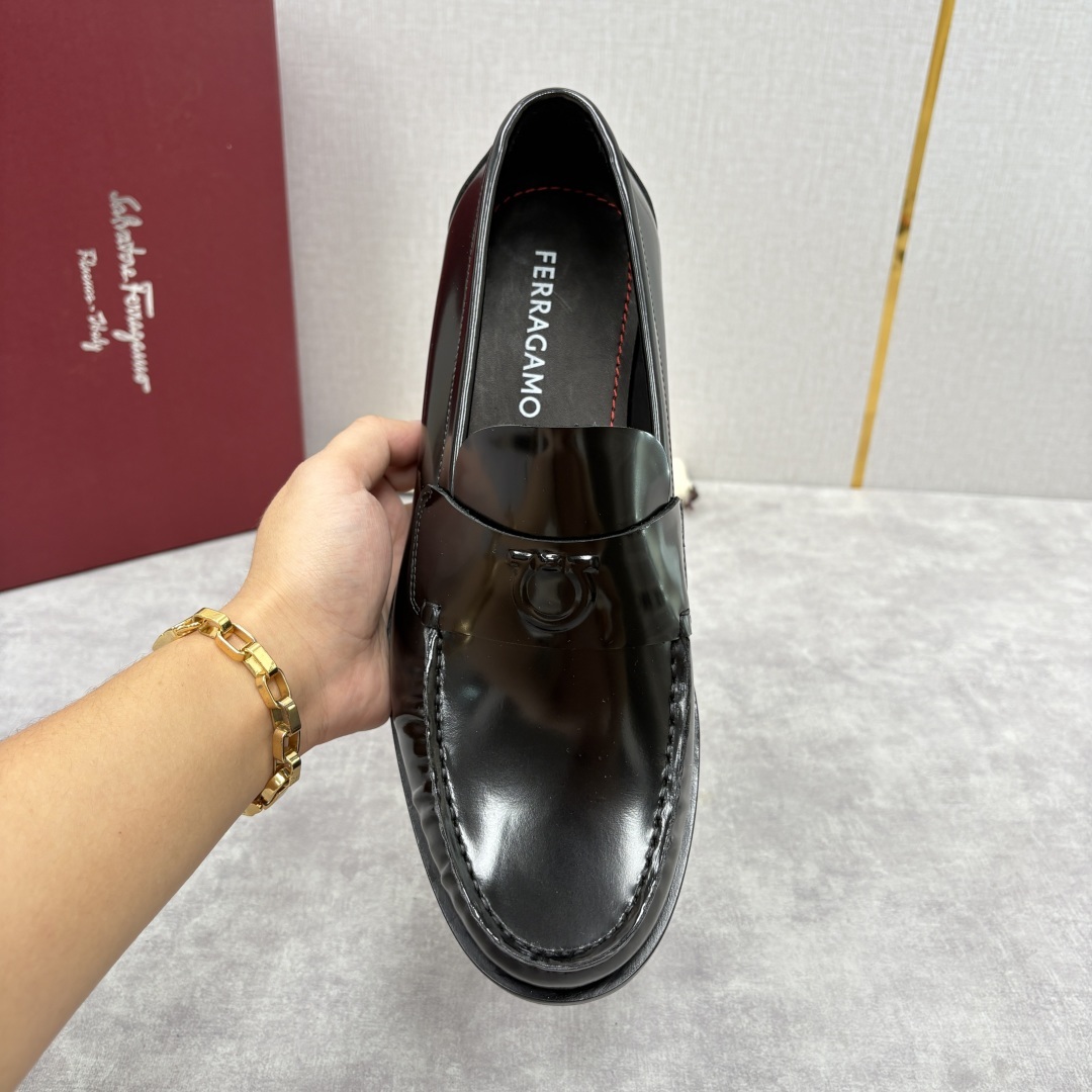💋💍SF家新品 Ferraga* 菲拉-格慕 Tramezza 男士乐福鞋皮鞋! 一脚蹬便鞋。这款