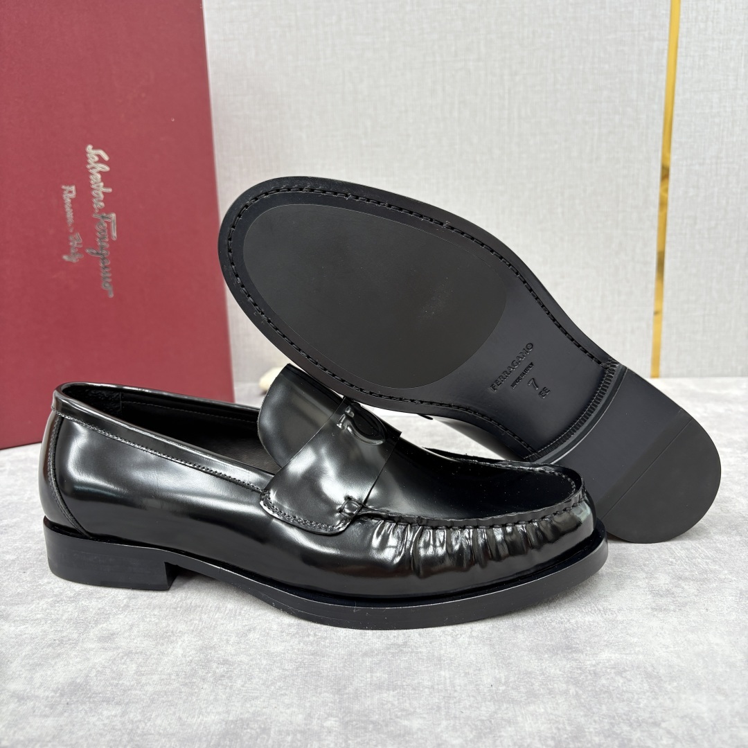 💋💍SF家新品 Ferraga* 菲拉-格慕 Tramezza 男士乐福鞋皮鞋! 一脚蹬便鞋。这款