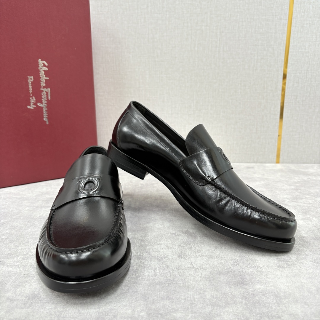 💋💍SF家新品 Ferraga* 菲拉-格慕 Tramezza 男士乐福鞋皮鞋! 一脚蹬便鞋。这款