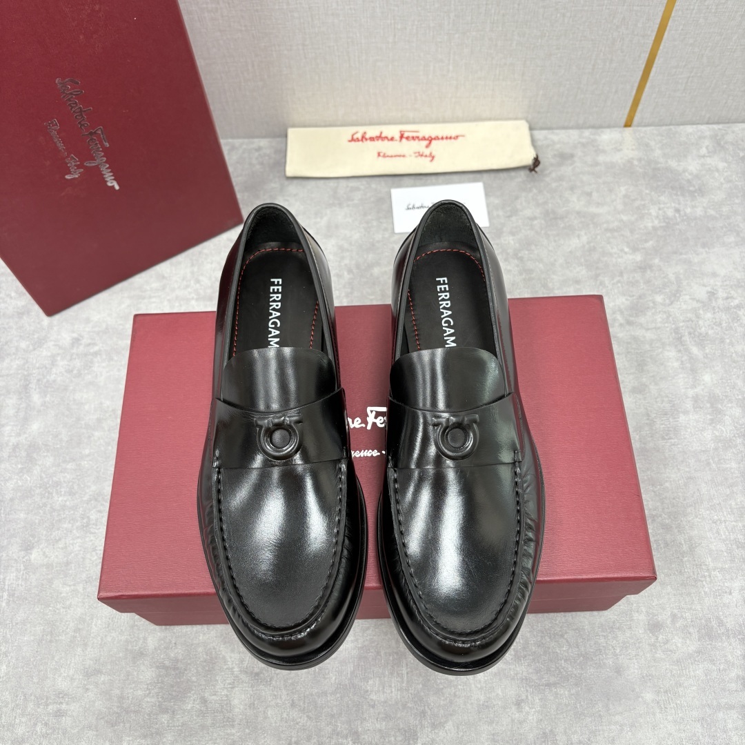 💋💍SF家新品 Ferraga* 菲拉-格慕 Tramezza 男士乐福鞋皮鞋! 一脚蹬便鞋。这款