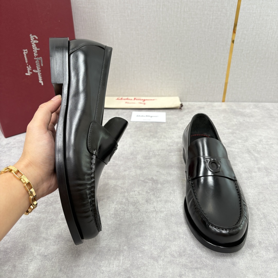 💋💍SF家新品 Ferraga* 菲拉-格慕 Tramezza 男士乐福鞋皮鞋! 一脚蹬便鞋。这款