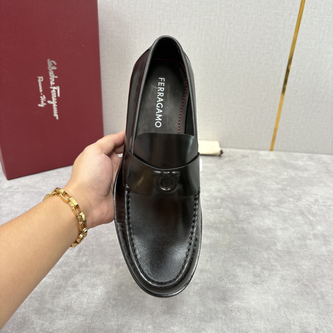 💋💍SF家新品 Ferraga* 菲拉-格慕 Tramezza 男士乐福鞋皮鞋! 一脚蹬便鞋。这款