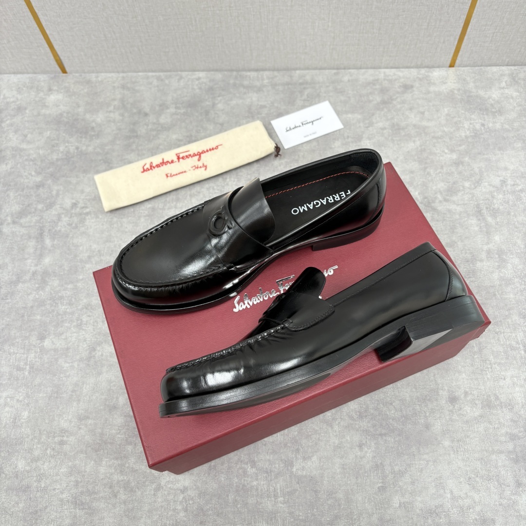 💋💍SF家新品 Ferraga* 菲拉-格慕 Tramezza 男士乐福鞋皮鞋! 一脚蹬便鞋。这款