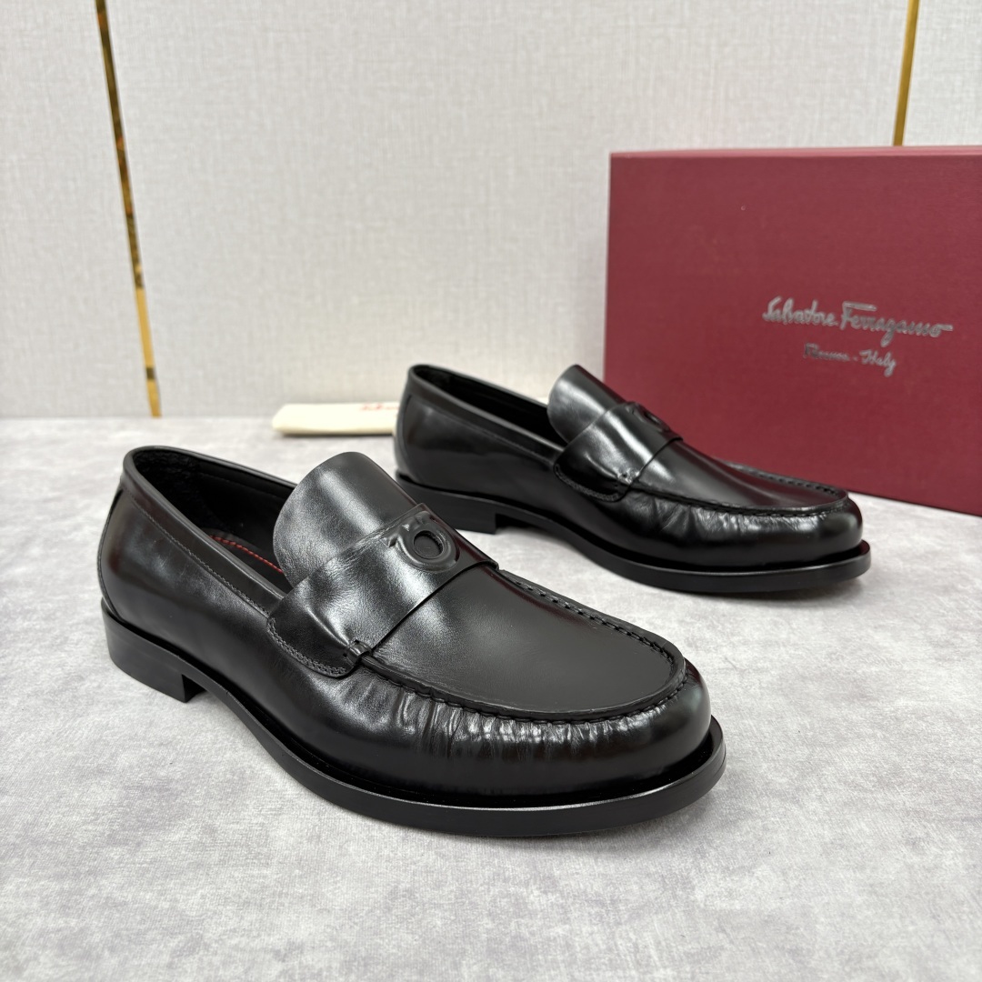 💋💍SF家新品 Ferraga* 菲拉-格慕 Tramezza 男士乐福鞋皮鞋! 一脚蹬便鞋。这款
