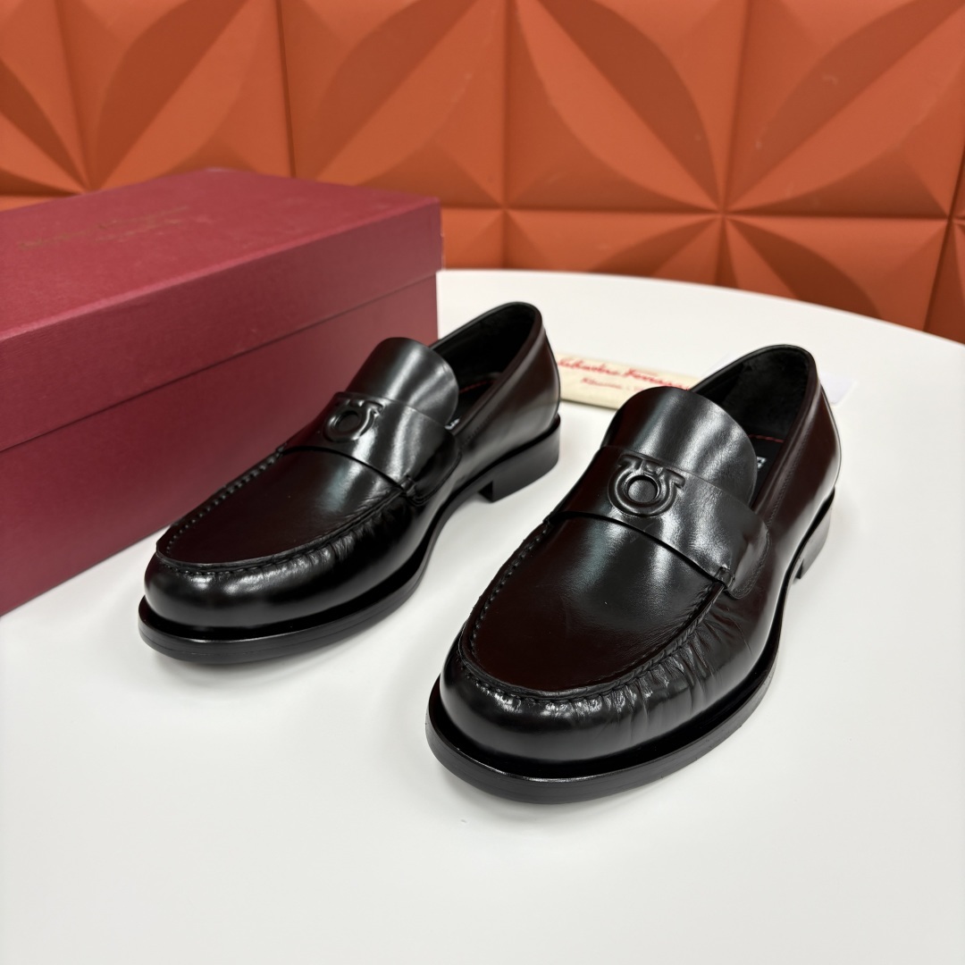 💋💍SF家新品 Ferraga* 菲拉-格慕 Tramezza 男士乐福鞋皮鞋! 一脚蹬便鞋。这款